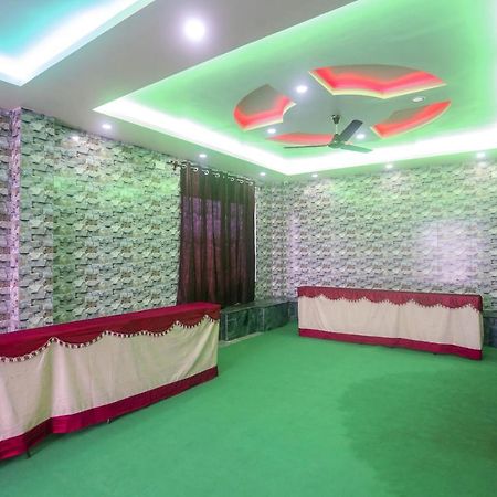 Oyo 60771 New Puri Hotel Экстерьер фото