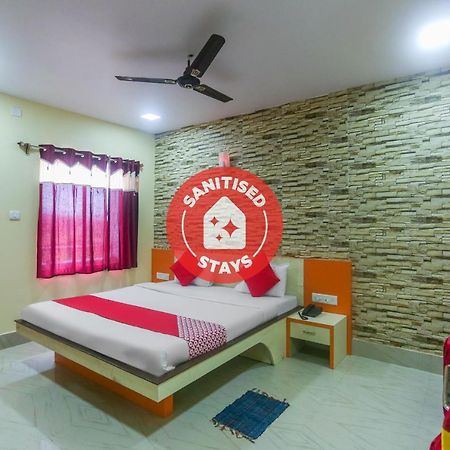 Oyo 60771 New Puri Hotel Экстерьер фото