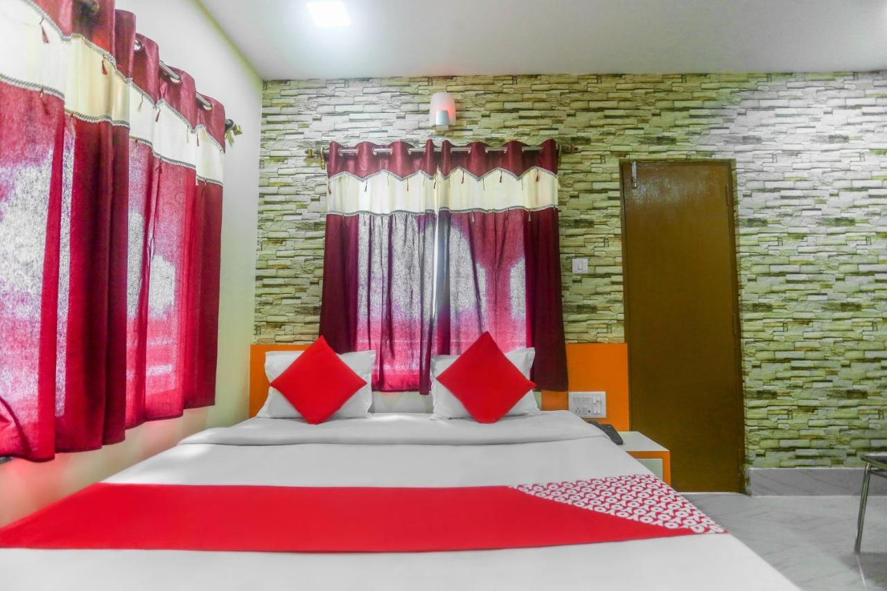 Oyo 60771 New Puri Hotel Экстерьер фото