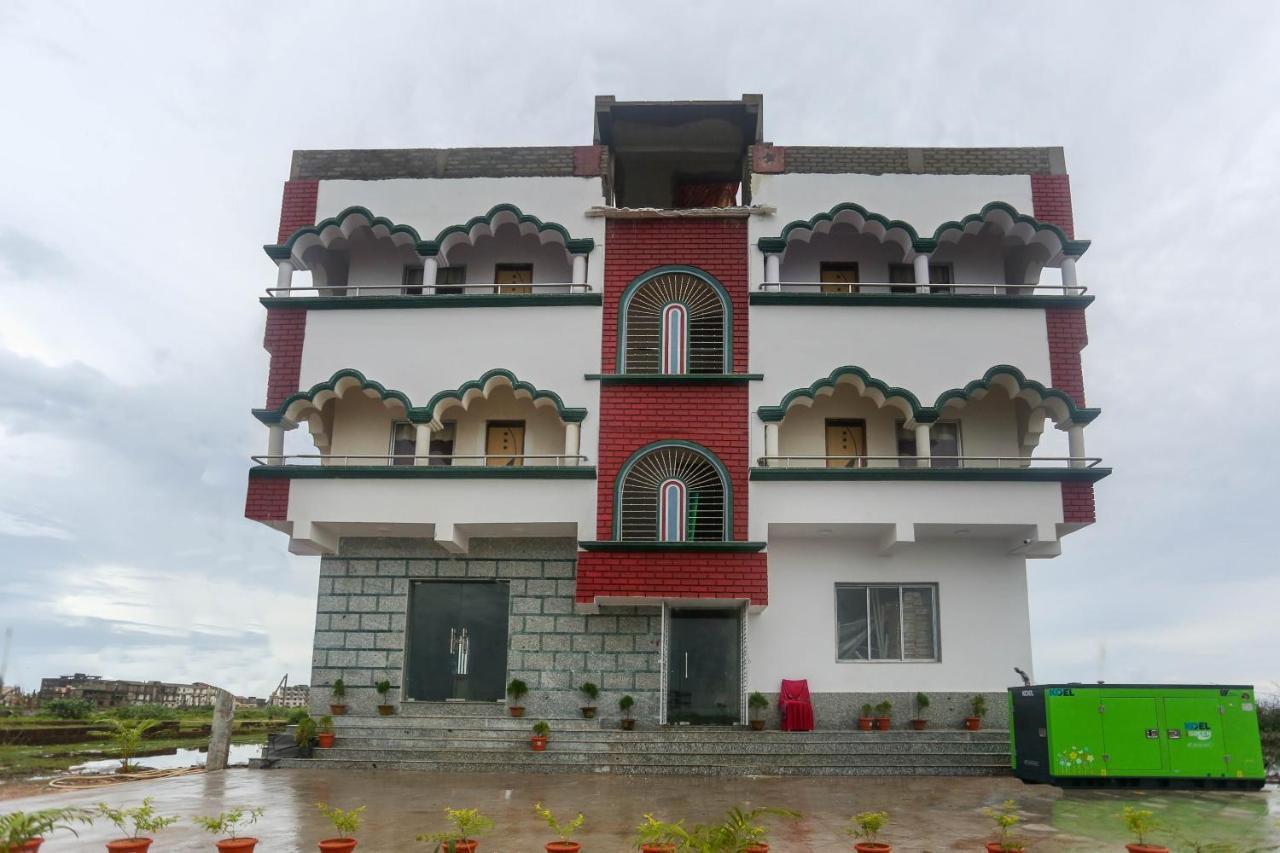 Oyo 60771 New Puri Hotel Экстерьер фото