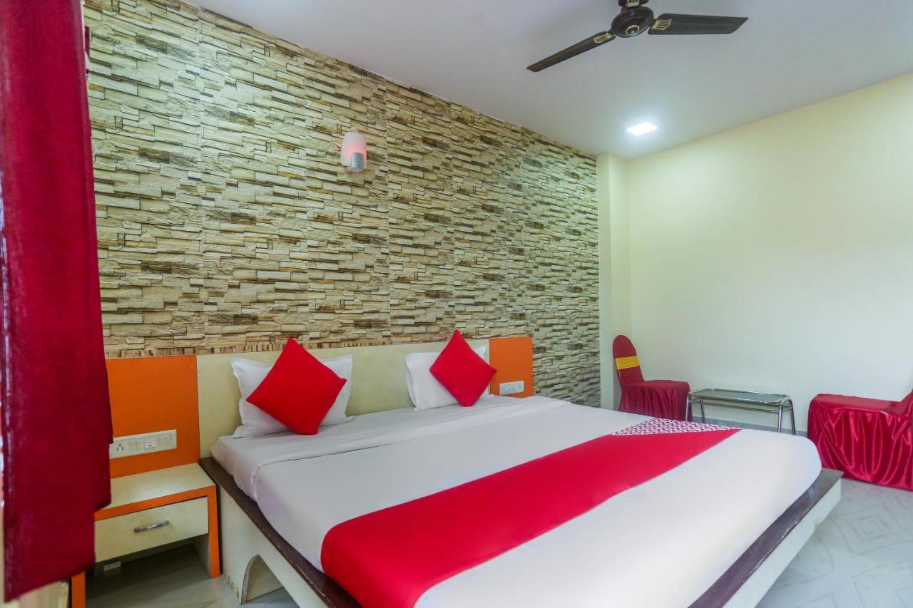 Oyo 60771 New Puri Hotel Экстерьер фото