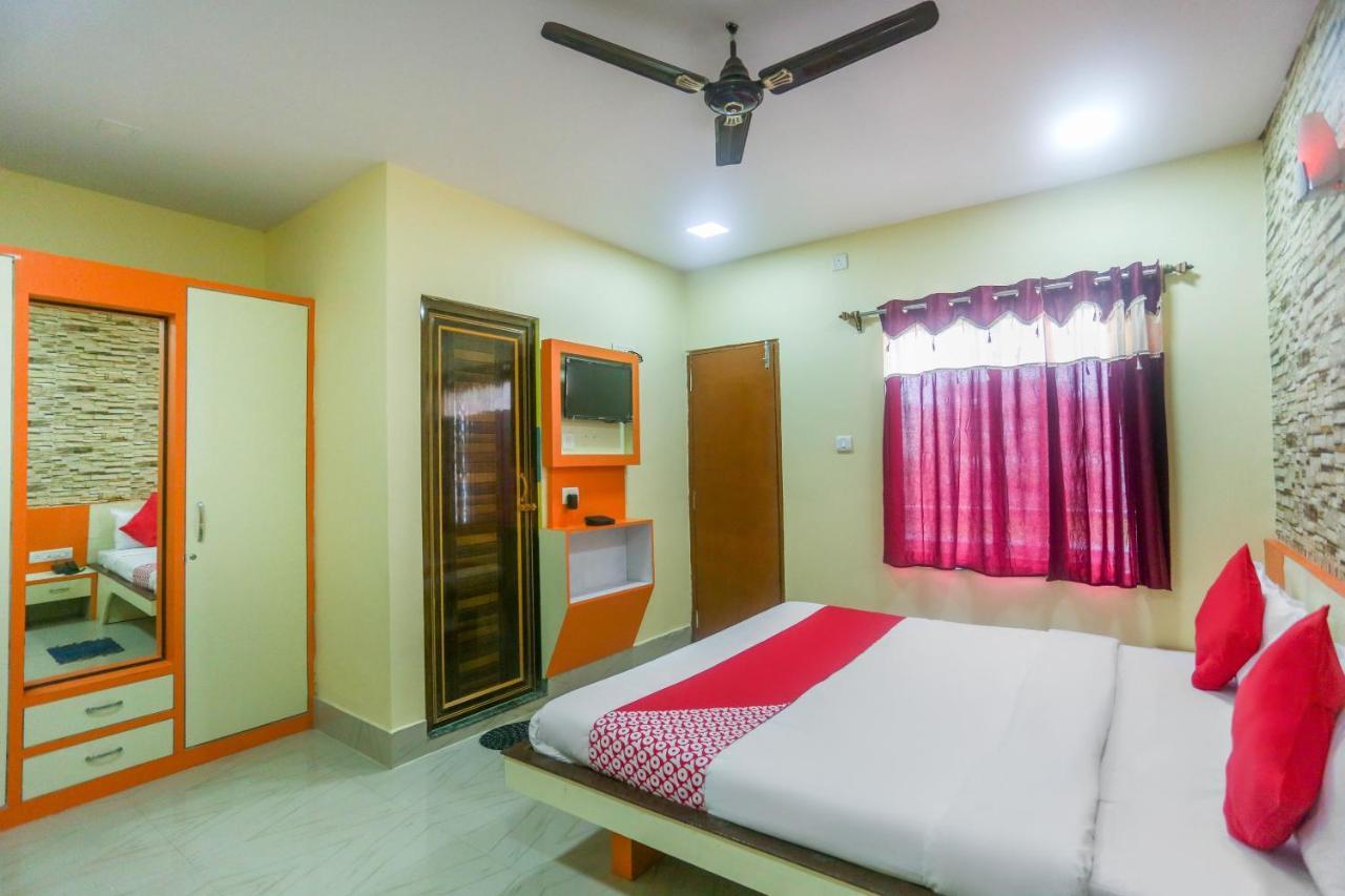 Oyo 60771 New Puri Hotel Экстерьер фото