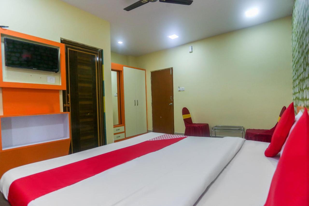 Oyo 60771 New Puri Hotel Экстерьер фото