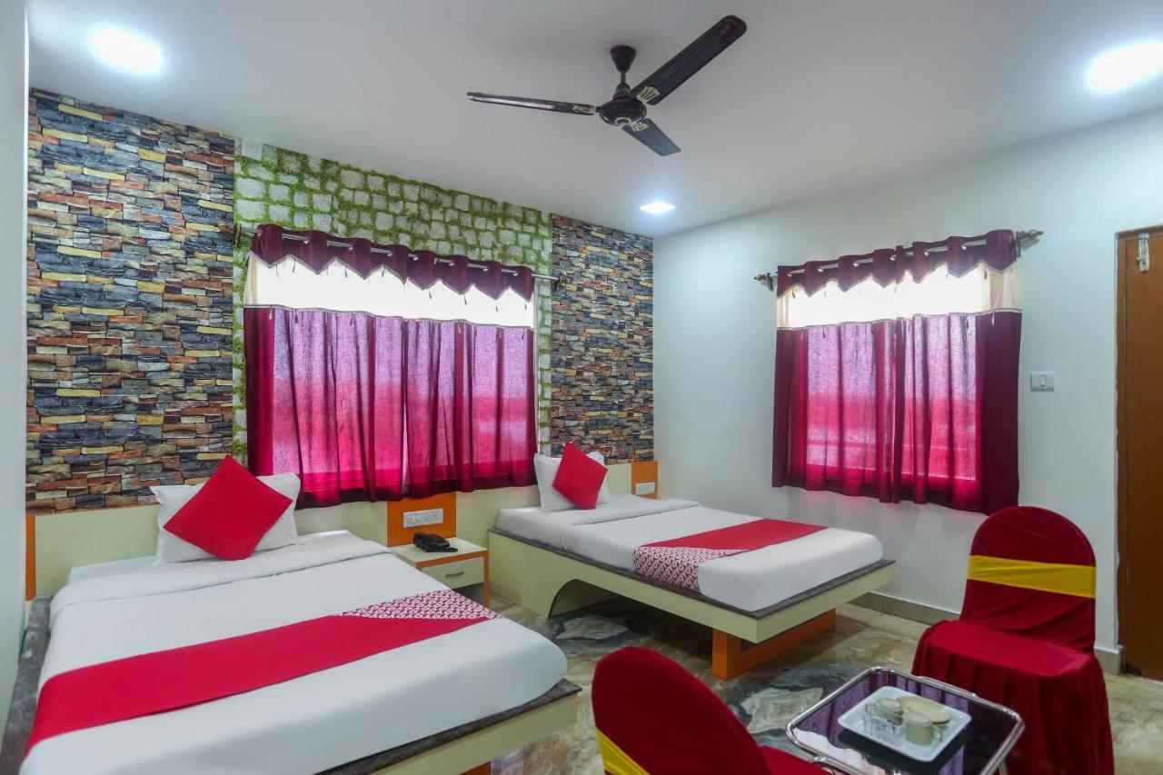 Oyo 60771 New Puri Hotel Экстерьер фото