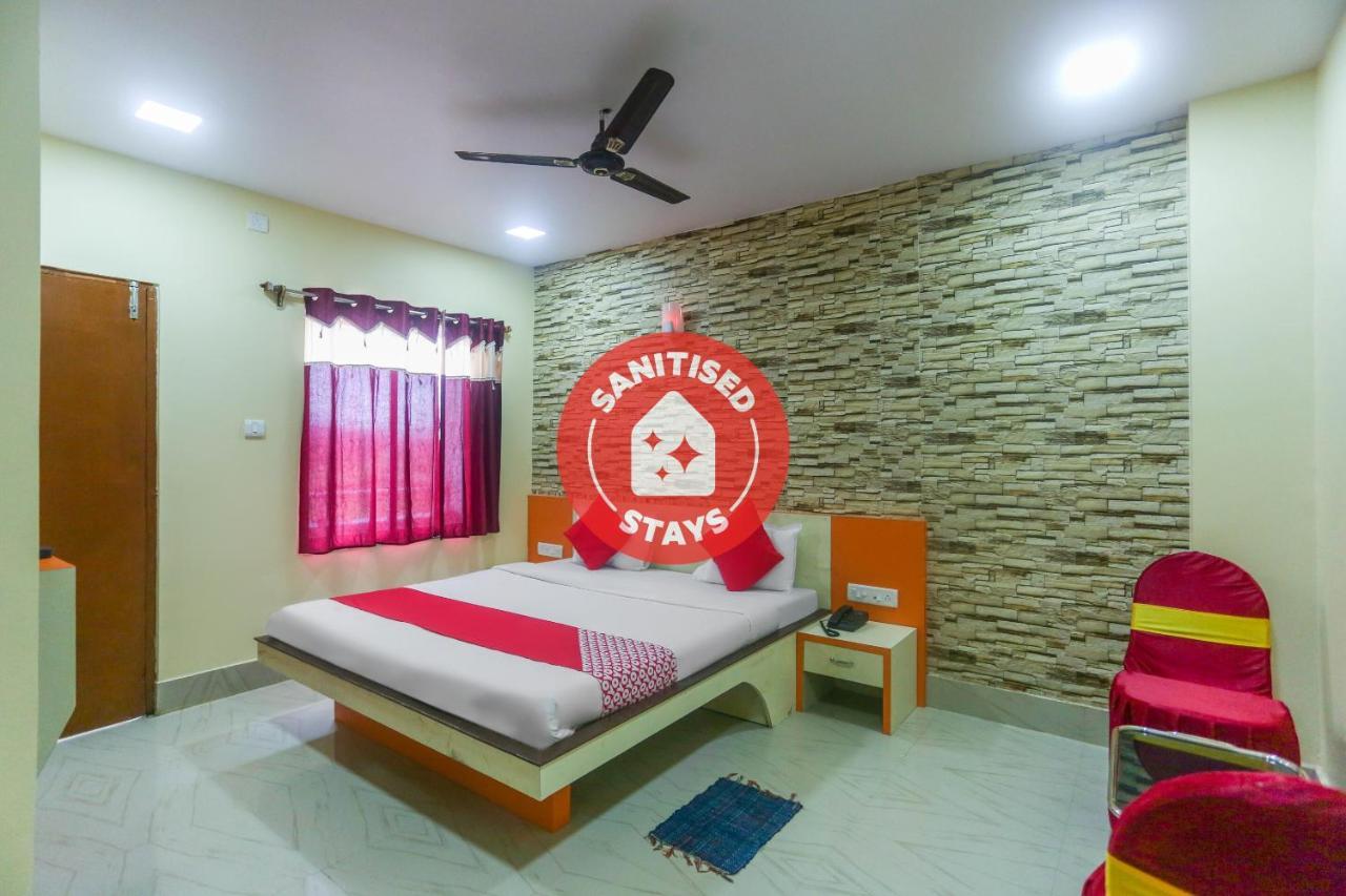 Oyo 60771 New Puri Hotel Экстерьер фото