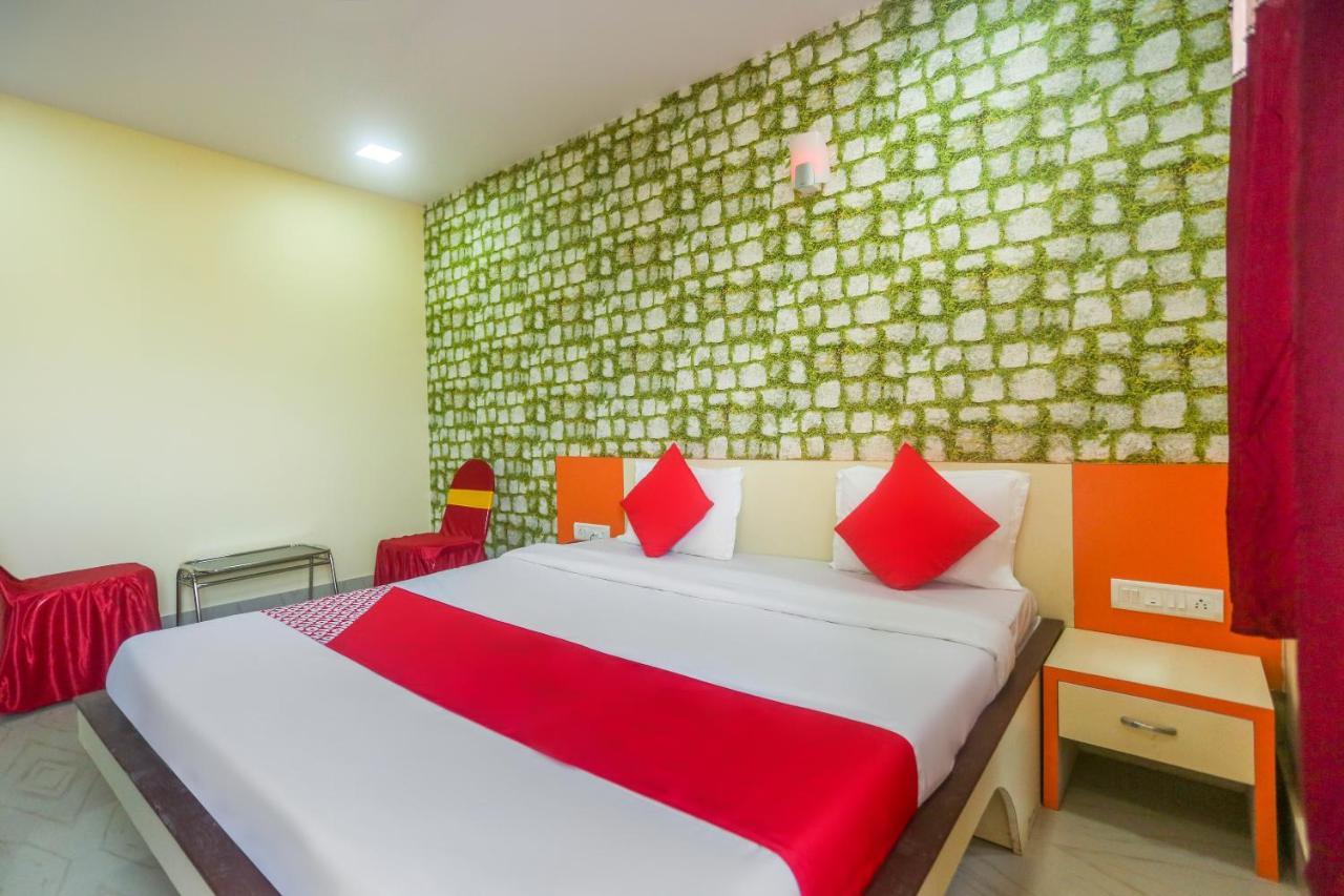 Oyo 60771 New Puri Hotel Экстерьер фото