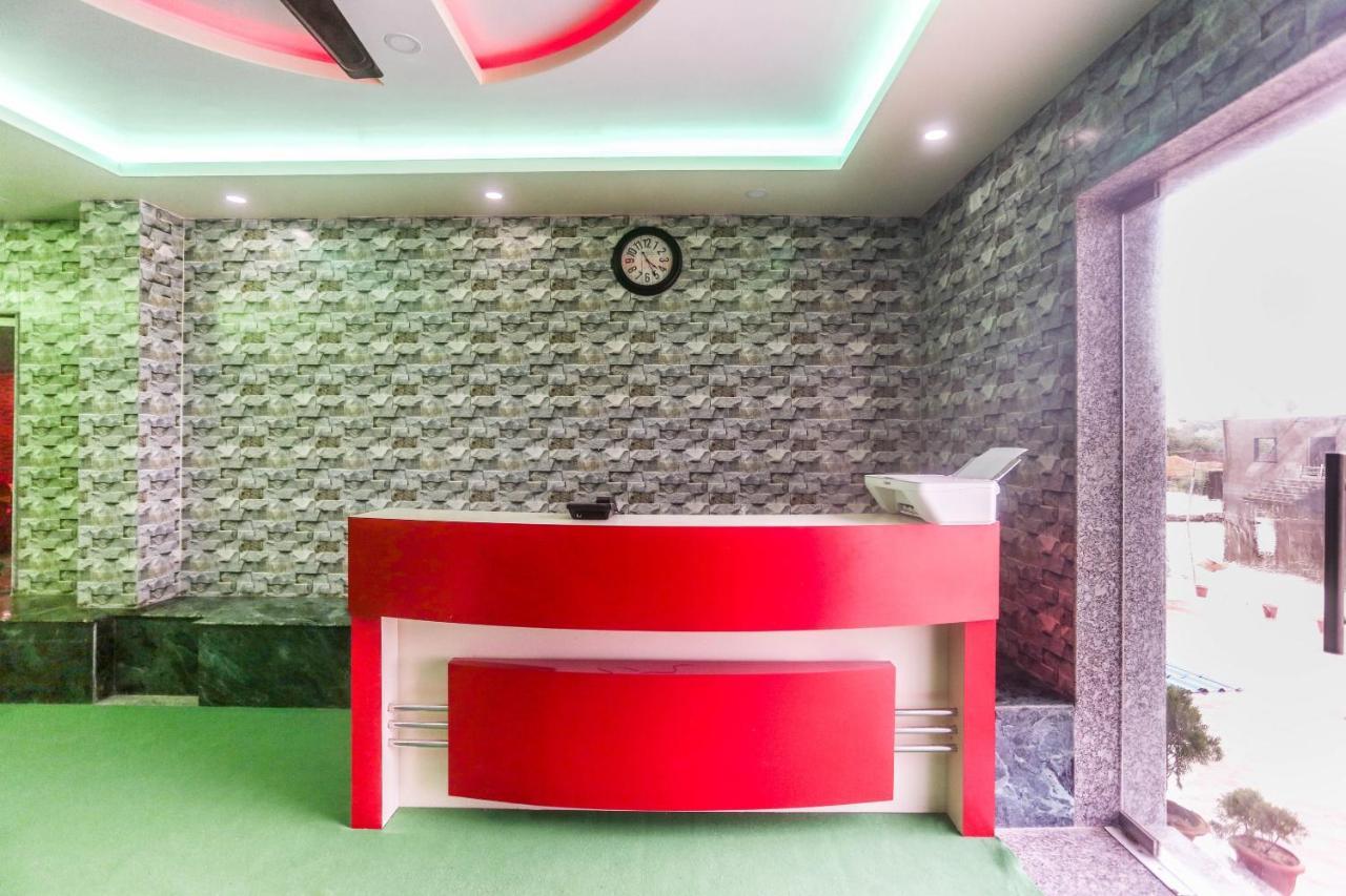 Oyo 60771 New Puri Hotel Экстерьер фото